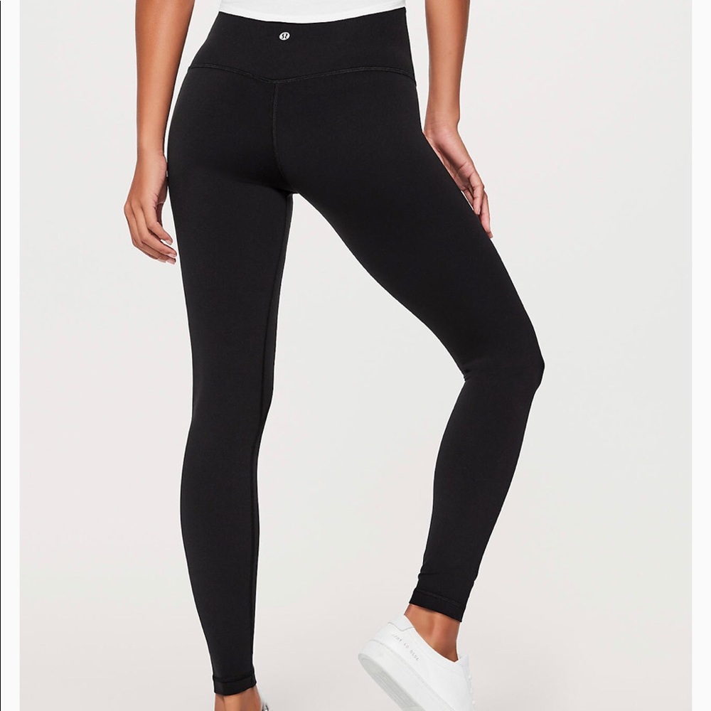 lululemon full length black leggings 🍋